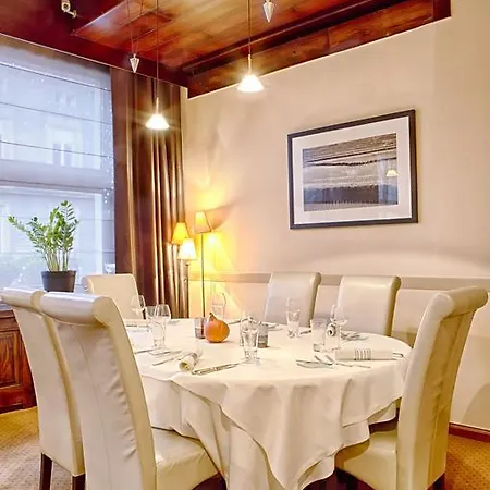 Hotel Restaurant 